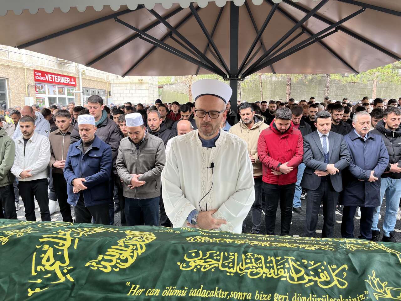 Ankara’daki ters yön faciasında ölen 5 kişi toprağa verildi 12